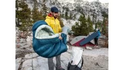 Thermarest Hyperion 20F/-6C Sleeping Bag -Outdoor Camping Equipment Store opplanet thermarest hyperion 20f 6c sleeping bag regular deep pacific 10723 usage 5