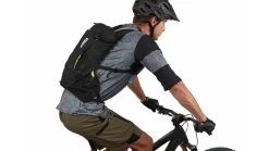 Thule Vital 8L Hydration Pack -Outdoor Camping Equipment Store opplanet thule vital 8l hydration pack black 3204154 av 5